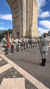 „Atmosferă Interbelică la Arcul de Triumf: Expoziții Fascinante în București, anunțate de Primarul Stelian Bujduveanu”