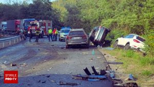 Două persoane din România și-au pierdut viața pe teritoriul bulgar în urma unui accident rutier violent, după ce o serie de vehicule înmatriculate în țara noastră au fost implicate într-o coliziune cu un camion.