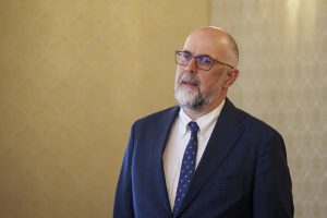 Iată o posibilă reformulare a titlului: “Ceea ce declară Kelemen Hunor despre durata blocajului legat de reforma administrativă”.