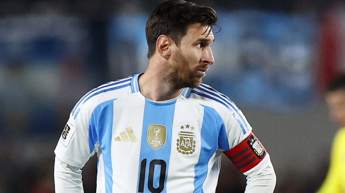 85966372007-20250611-t-012723-z-469663828-up-1-el-6-b-041-m-6-r-rtrmadp-3-soccerworldcupargcolreport.jpeg
