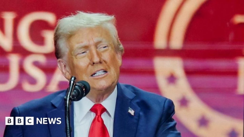 „Ultimul raport despre Charlie Kirk: Trump vorbește la manifestație în memoria acestuia, după ce Erika Kirk afirmă că iartă presupusul ucigaș”