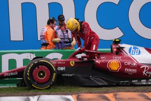 Iată o reformulare a titlului: “Calendarul complet al cursei de Formula 1 pentru anul 2025: toate datele și locațiile Marii Premii”

Sau, alternative:
– “Programul complet al sezonului de Formula 1 din 2025: detalii despre toate cursele”
– “Sezonul de Formula 1 din 2025: calendarul complet al tuturor Grand Prix-urilor”
– “Toate datele și locațiile pentru cursele de Formula 1 din 2025: calendarul complet”
– “Calendarul cursei de Formula 1 pentru anul 2025: programul complet al Marii Premii”