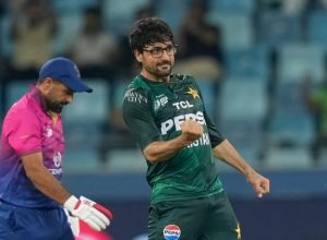 Pakistan învinge UAE și va juca cu India duminică