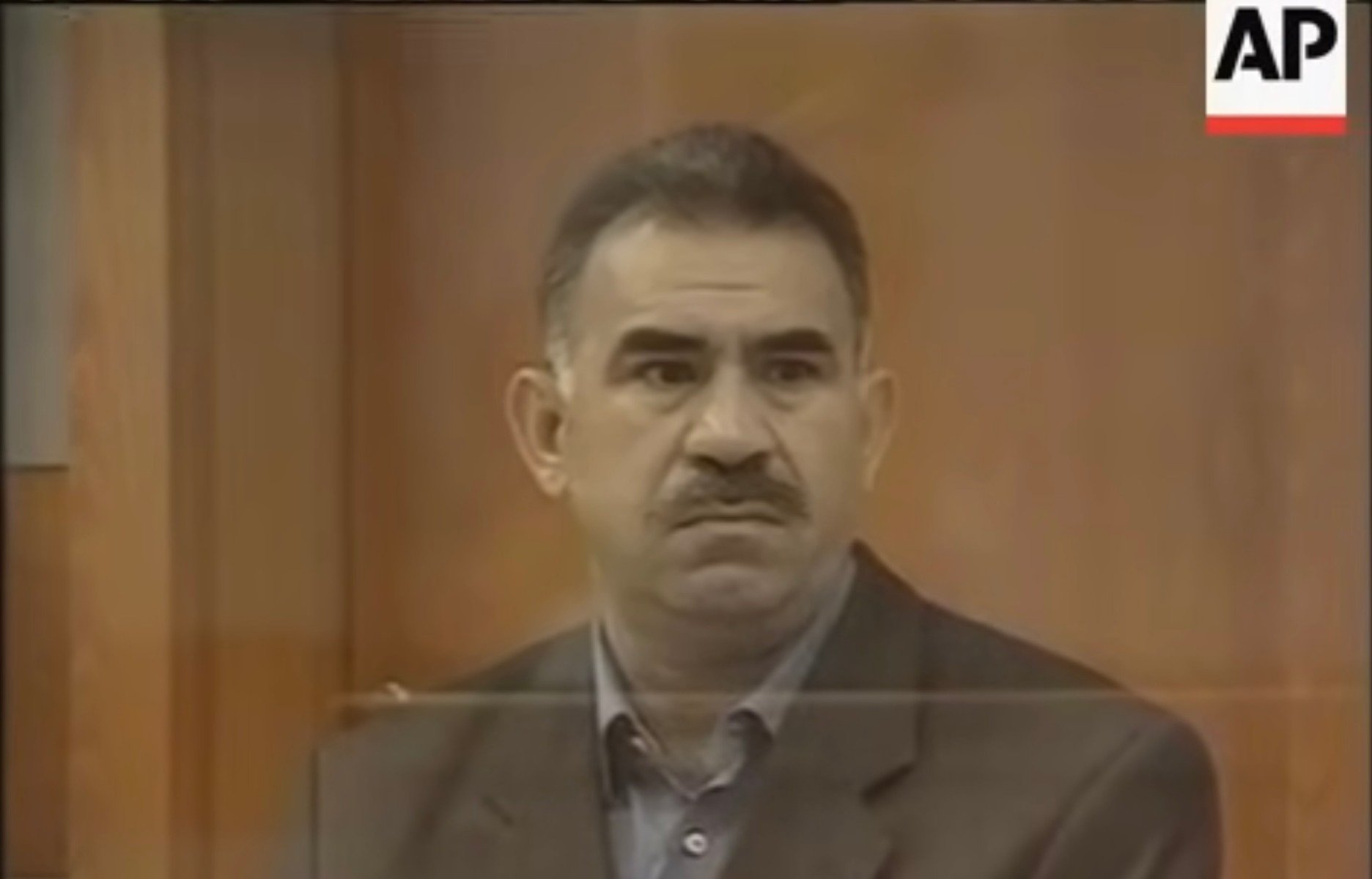 [ad_1] Abdullah Ocalan, fondatorul deținut al grupului kurd PKK, a primit, pentru prima dată în ultimii șase ani, autorizația de a discuta cu avocații săi, conform informațiilor făcute publice de echipa sa juridică, relatează agenția de știri AFP