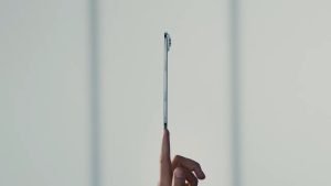 iPhone Air evidențiază designul, însă autonomia bateriei nu satisface așteptările.