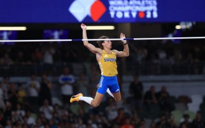 Le Suédois Armand Duplantis passe 6,30 m et bat le record du monde de saut à la perche pour s'offrir un troisième sacre mondial consécutif