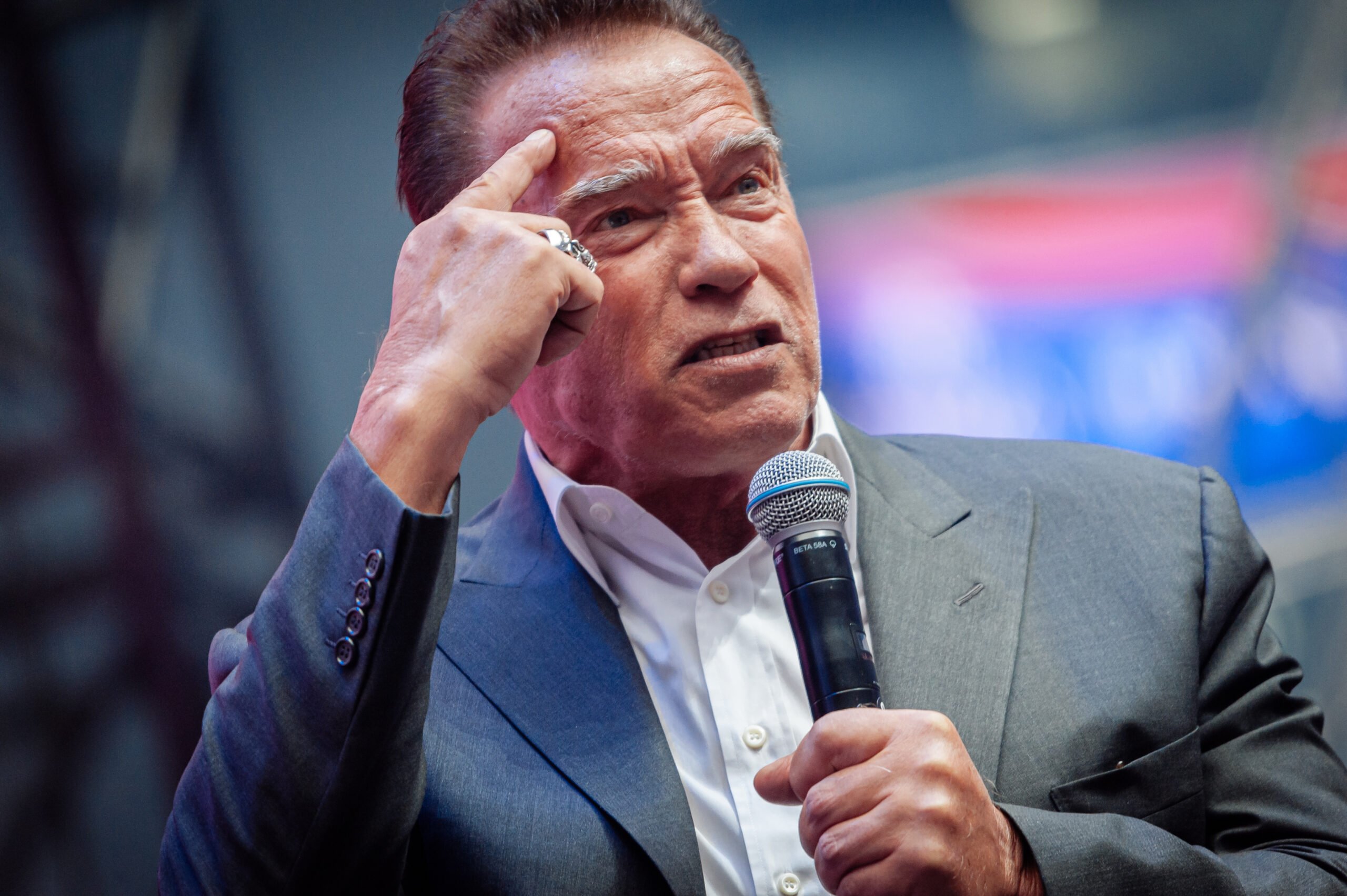 [ad_1] Fostul guvernator al Californiei, actorul Arnold Schwarzenegger, a criticat recent remarcile președintelui Donald Trump de la Adunarea Generală a ONU, conform cărora consensul științific privind schimbările climatice este o „escrocherie” și „cea mai mare escrocherie comisă vreodată asupra lumii”