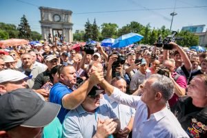 Autorităţile din Grecia au suspendat extrădarea lui Vladimir Plahotniuc, conform anunţului Procuraturii Generale din Moldova