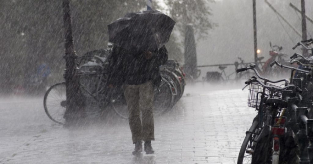 HARTĂ Meteorologii au emis noi avertizări de vreme rea, cu vijelii și ploi: ANM anunță cod galben de furtuni în opt județe