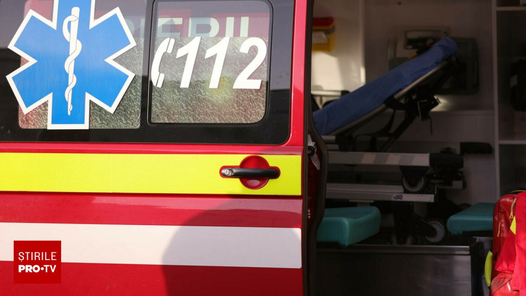 Scene șocante în Craiova. Un bărbat a fost ucis în bătaie cu bâtele în mijlocul străzii, iar 4 oameni au ajuns la spital