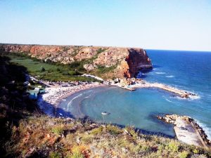 Bulgaria cercetează o dronă de origine necunoscută descoperită pe o plajă din Burgasea noastră”