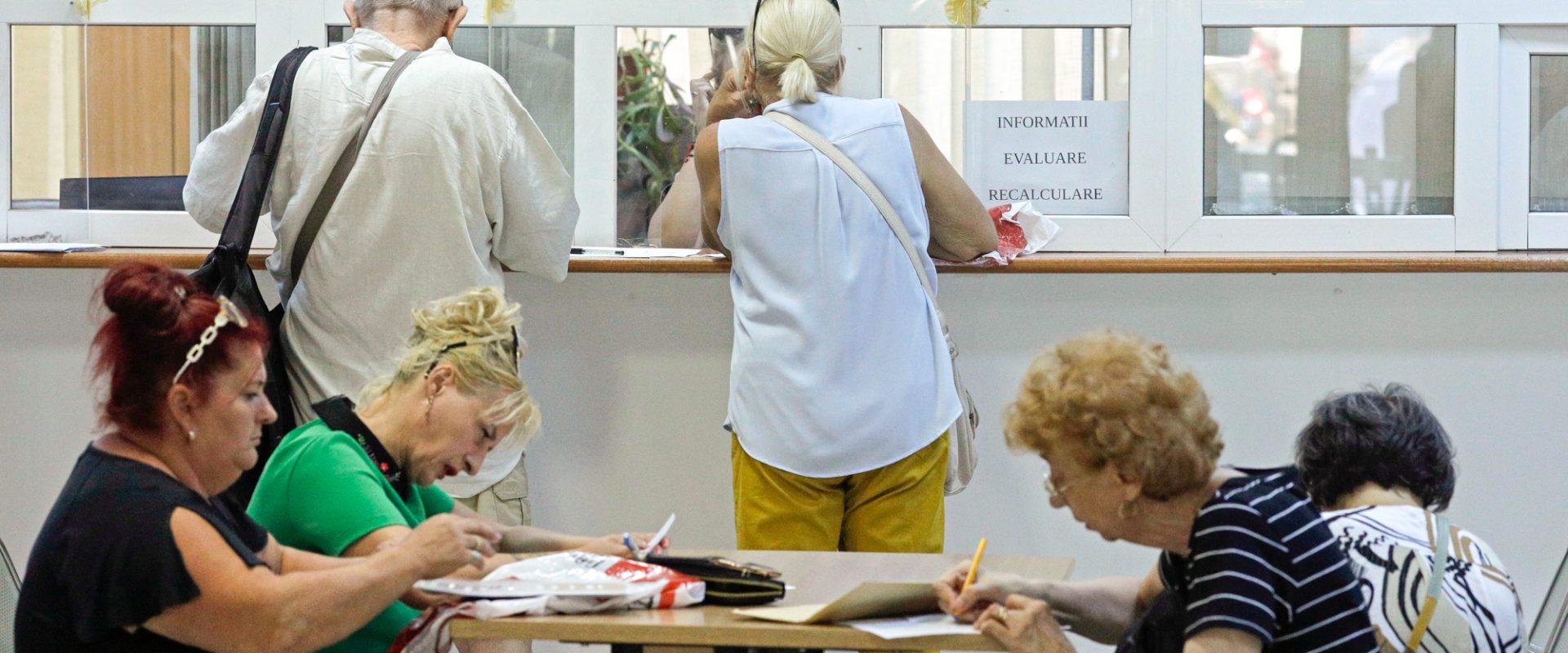 Bolojan a spus că vrea creșterea vârstei de pensionare. Vârsta reală la care se pensionează românii  / Țara unde vârsta de pensie se indexează cu speranța de viață / Reacția Guvernului