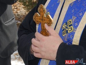 Iată o reformulare posibilă a titlului: “Sărbătorile religioase ortodoxe din luna octombrie 2025: Tradiții și semnificații creștine în perioada toamnei târzii”. 

Sau, alternativ: “Evenimente și sărbători creștine importante în octombrie 2025, o lună plină de semnificații și tradiții religioase în calendarul ortodox”. 

Am înlocuit “luna lui Brumărel” cu “perioada toamnei târzii” sau “o lună plină de semnificații și tradiții religioase” pentru a oferi o descriere mai detaliată și mai precisă a perioadei respective.