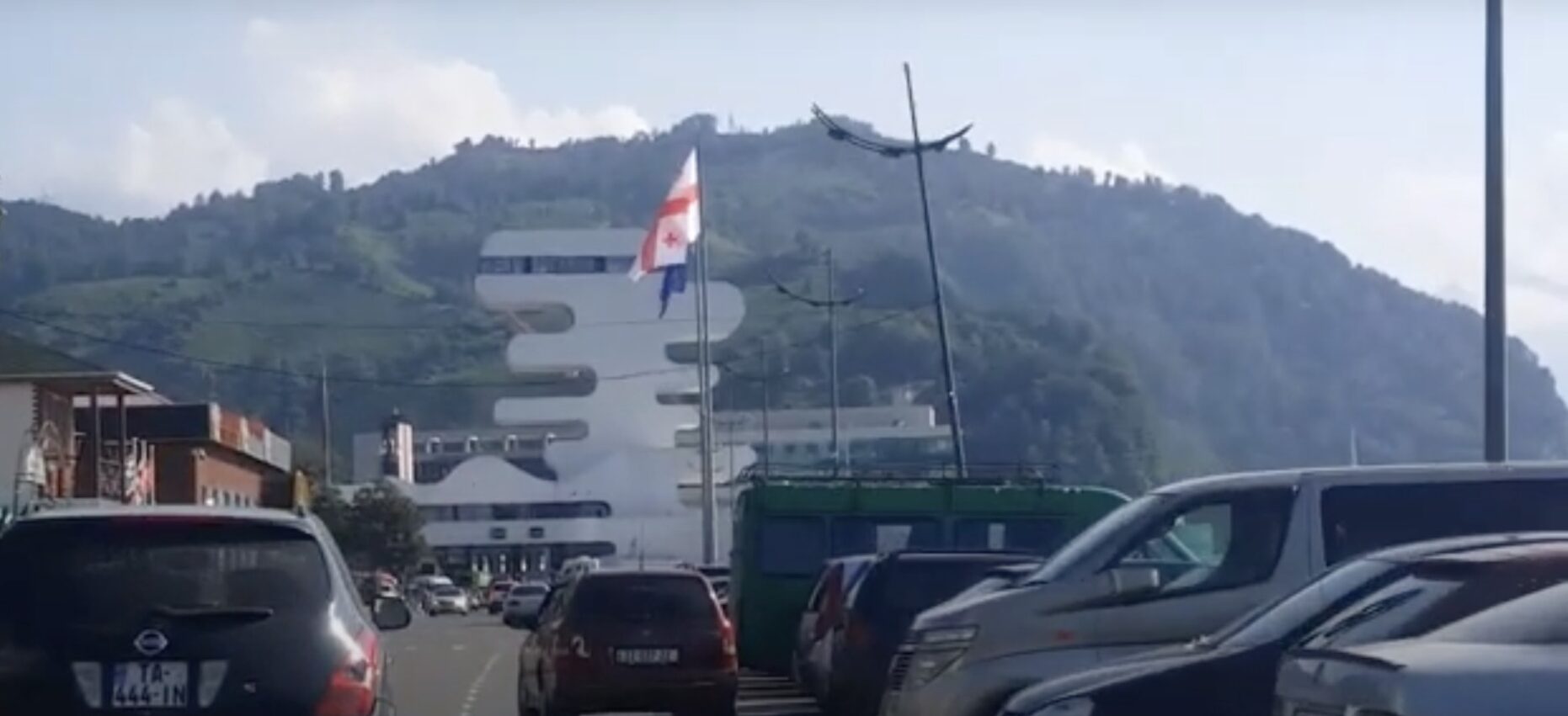 [ad_1] Autoritățile din Georgia au anunțat vineri că cei doi cetățeni ucraineni arestați cu o zi înainte, care aveau în posesie explozivi militari periculoși, au fost recrutați de serviciile secrete ucrainene pentru a introduce aceste substanțe în Rusia, relatează agenția de știri AFP