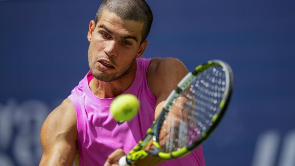 Carlos Alcaraz llega intocable a su octava semifinal consecutiva