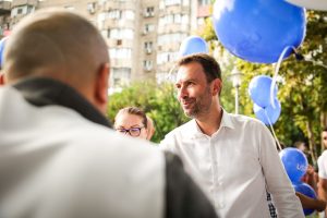 Cătălin Drulă a lansat în teren campania pentru Primăria Capitalei: În opt luni ca ministru, am demonstrat că se poate lupta împotriva mafiei și să îi înlăturiea noastră”