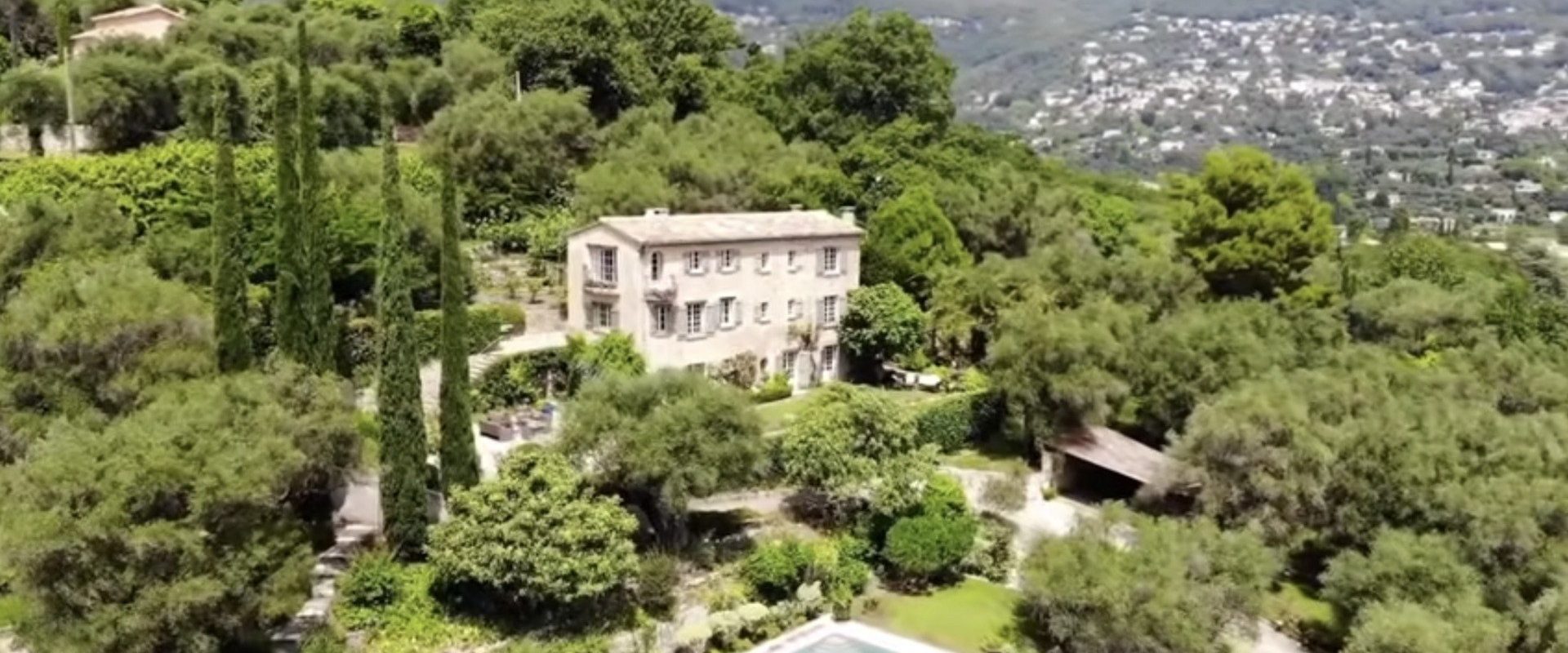 Chateauneuf-Grasse-Coasta-de-Azur.jpg