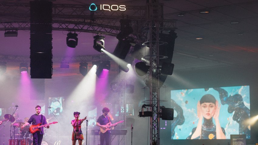 Colaborarea inedită Irina Rimes și Roman Tolici sub IQOS