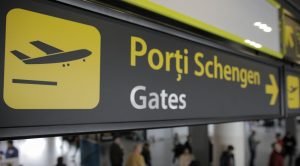 Trei cetățeni iranieni surprinși pe aeroportul „Henri Coandă” cu documente false în încercarea de a intra ilegal în zona Schengen