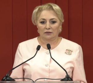 Dăncilă oferă clarificări legate de participarea sa la parada din Beijing: Mă număr printre invitații președintelui Xi Jinping. Este un aspect de mare importanță, atât pentru mine cât și pentru consolidarea relațiilor dintre România și China.