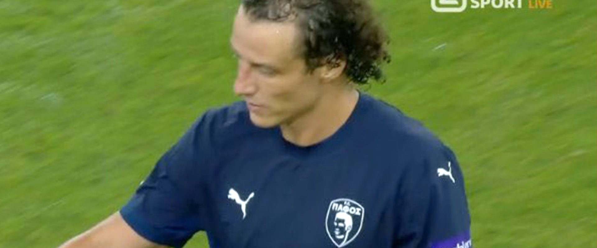 Heartbreak for David Luiz as ex-Chelsea and Arsenal star is forced off just 32 minutes into Champions League return