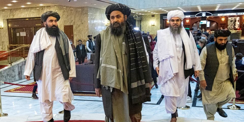 Talibanii blochează accesul femeilor la cărțile universitare și interzic studiul drepturilor omului și al hărțuirii sexuale în Afganistan