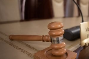 Curtea Constituțională analizează miercuri sesizarea lui Nicușor Dan despre legea regimului cultelor