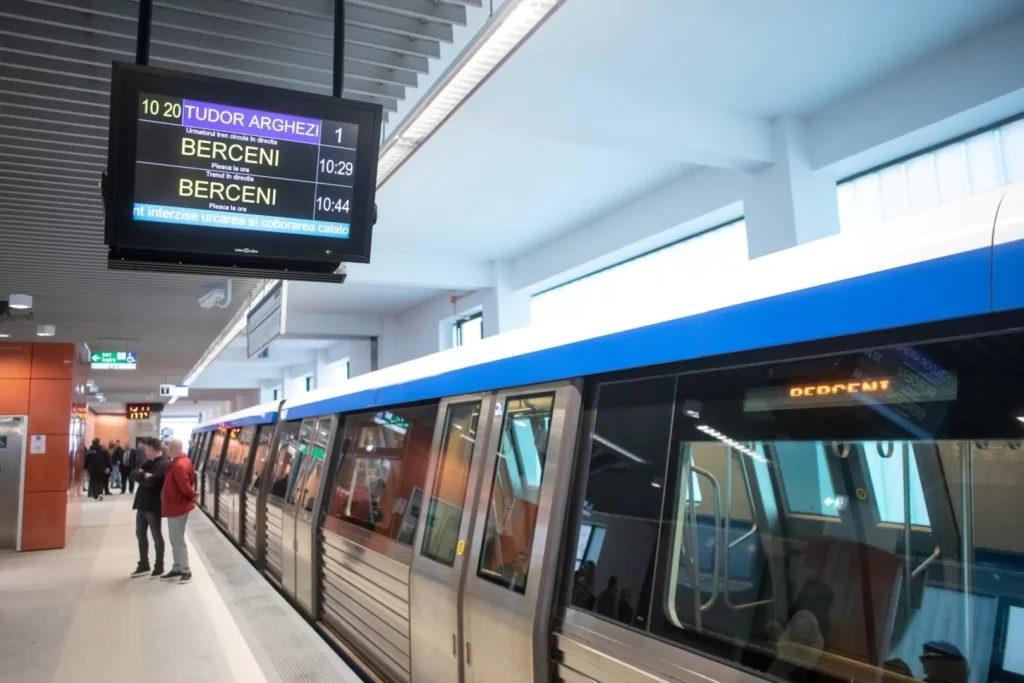 Desigur! Iată o variantă reformulată a titlului:

„Liniiile Magistralei 2 de metrou se extind pe segmentul Pipera – Petricani, adăugând două noi stații. A fost semnat acordul pentru această colaborare.”

Dacă dorești și alte variante sau ajustări, sunt aici să te ajut!