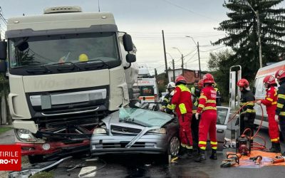 Tatăl, mama și fiica au murit pe DN7, în Argeș, după mașina lor s-a izbit violent de o autocisternă