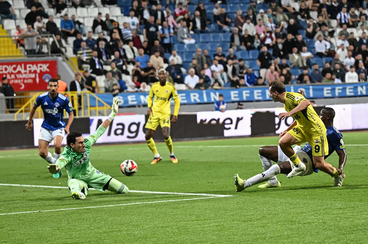 [ad_1] Într-un meci tensionat și plin de evenimente, Fenerbahçe și Kasımpaşa au terminat la egalitate, scor 1-1