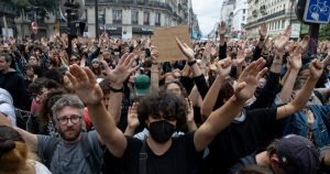 Franța: grevă generală și proteste anticriză, avertisment pentru români