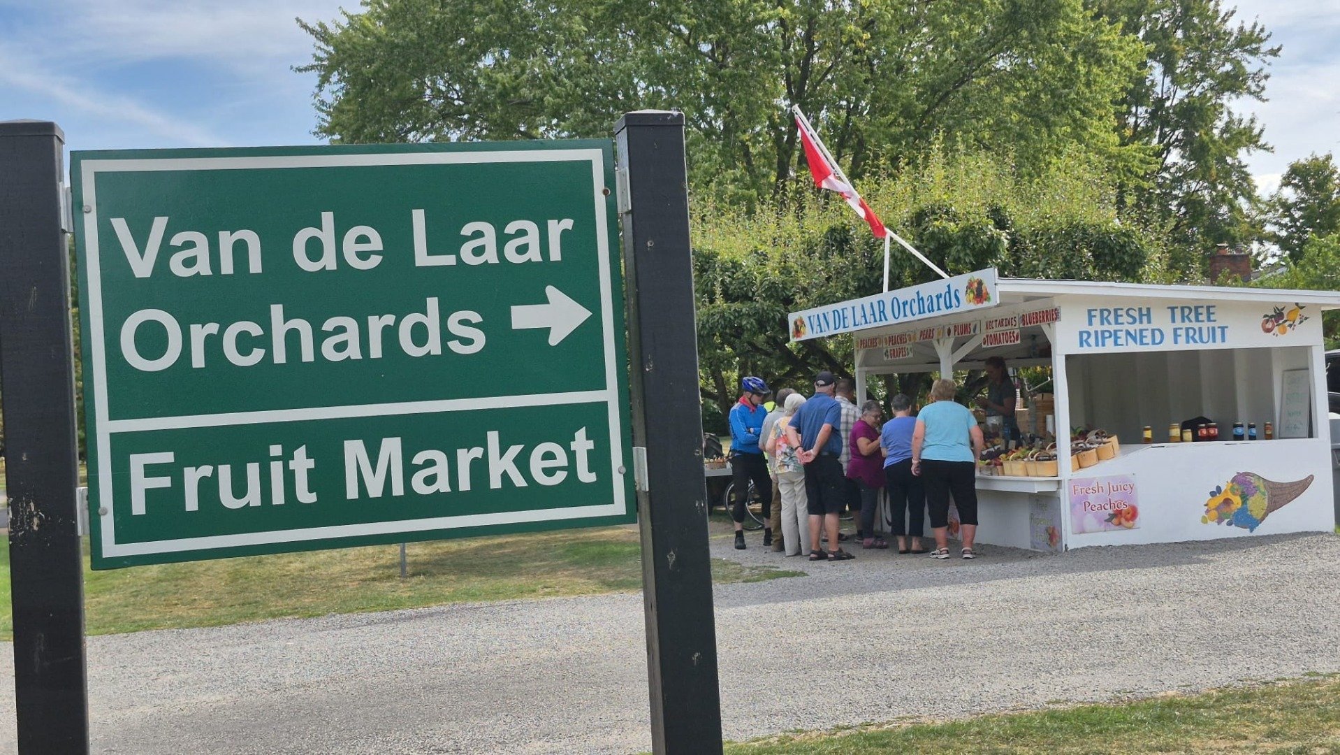 Reportaj vizual: Niagara și filozofia inovatoare a agriculturii familiale – crame de familie, mese tradiționale la fermă și evenimente culturale; impactul cramelor boutique asupra dezvoltării economice și turistice a comunității