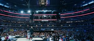 Fost pastor american, suspectat de abuz sexual asupra unor minori din București, după ce i-a ademenit cu mâncare, adăpost și educație; victimele, traumatizate și cu probleme de adaptare socială