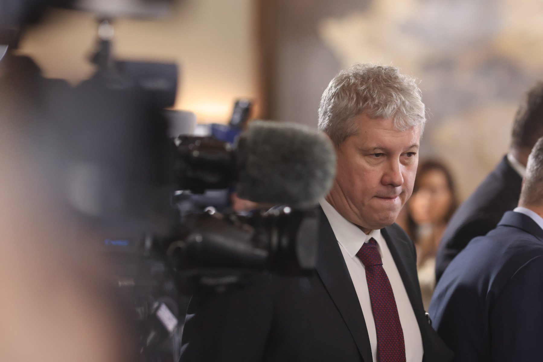 Cătălin Predoiu: Rămânem uniți, depășim moțiunile de cenzură și continuăm cu strategii de dezvoltare a României, axându-ne pe creșterea PIB-ului, întrucât economia s-a bazat excesiv pe consum.