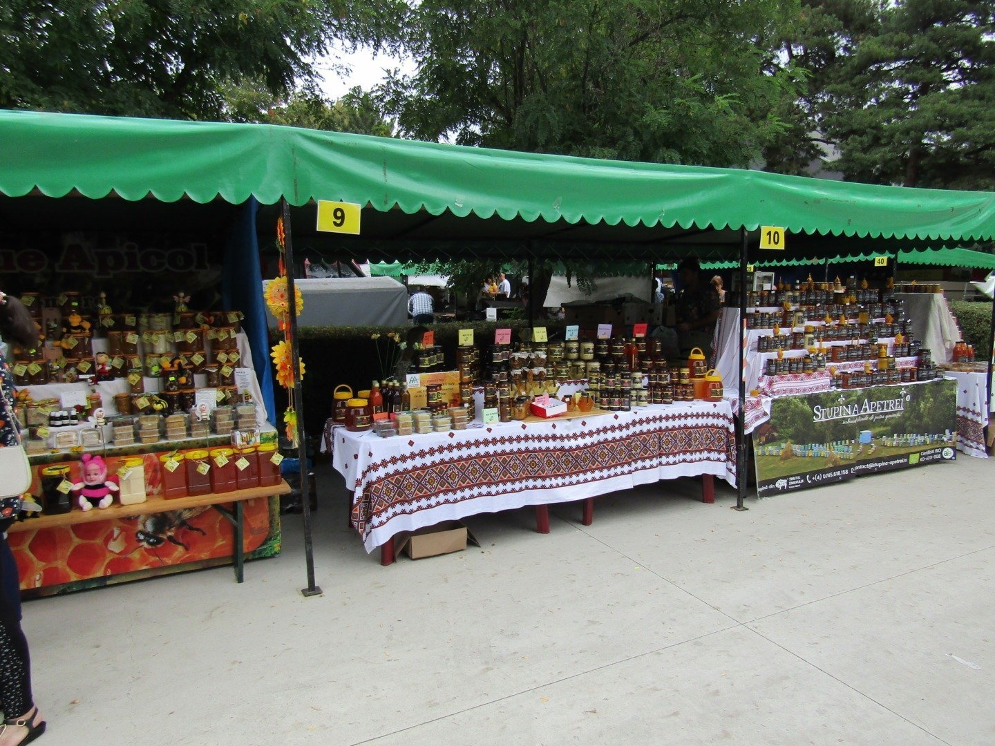 Imagine | Descoperă fascinanta poveste a mierii la Târgul Național din București, cu cea mai naturală miere europeană și tradiția hidromelului monahal