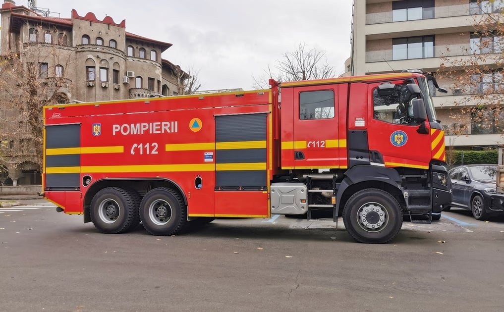 [ad_1] Un incendiu puternic a izbucnit luni dimineața la un hotel situat în comuna prahoveană Bărcănești, sat Tătărani, focul manifestându-se la nivelul acoperișului clădirii