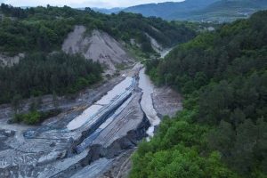 Măsură temporară pentru rezolvarea crizei apei din Târnăveni, unde localnicii nu beneficiază de apă potabilă la robinet din iunie, după incidentul de la Praidea noastră”