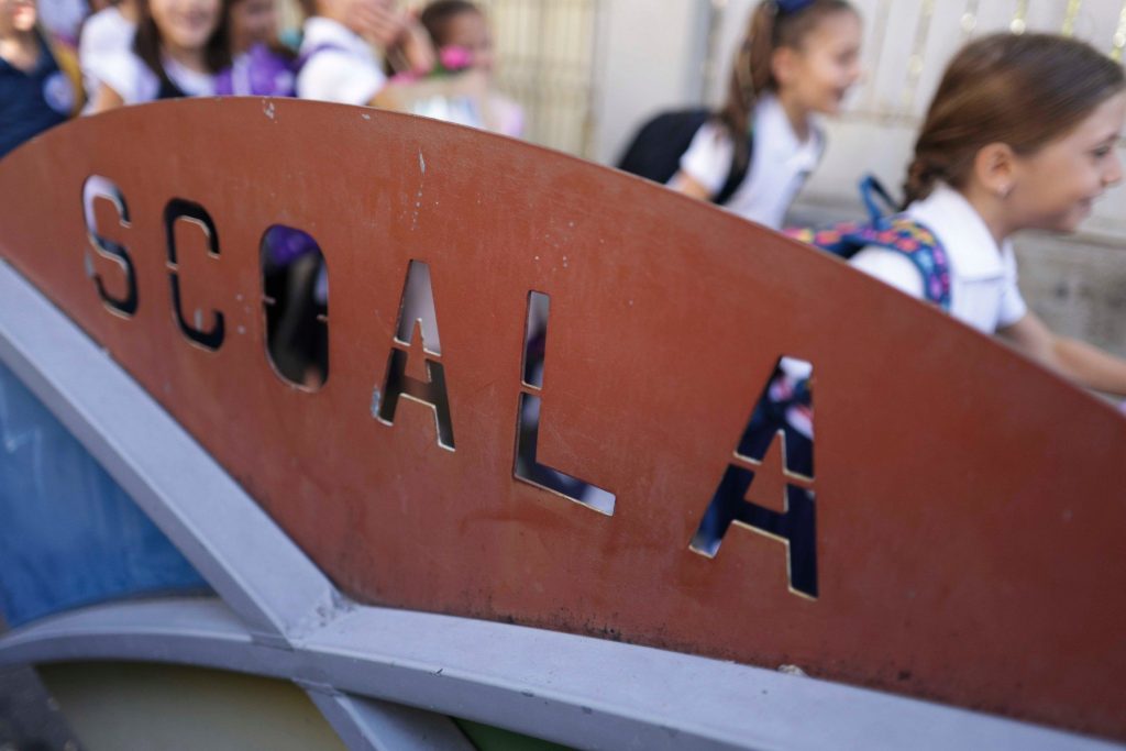 Calendarul anului școlar 2025-2026: zilele libere stabilite de noul contract colectiv de muncă al profesorilor și sărbătorile oficiale