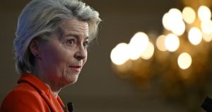 Președintele Comisiei Europene, Ursula von der Leyen, a sosit pe teritoriul român și a primit un primire de la primarul Capitalei, Nicușor Dan.