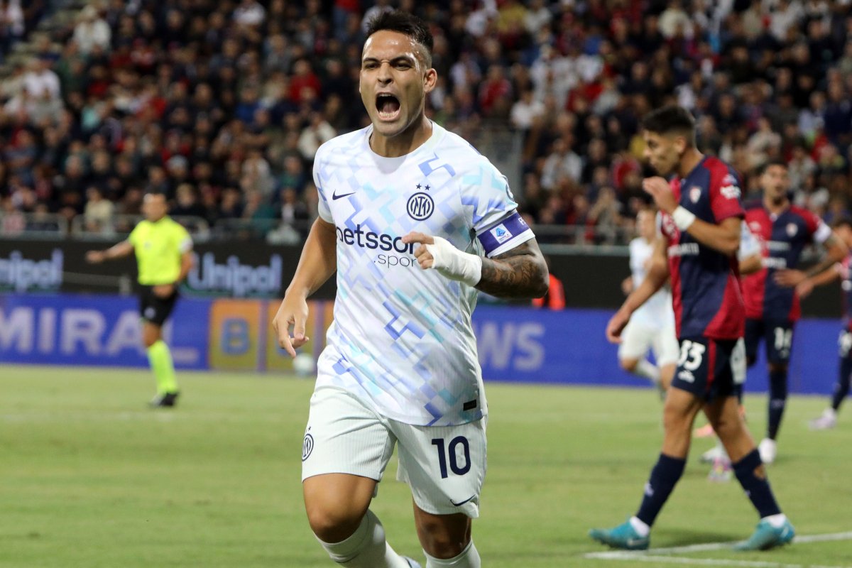 Lautaro-Martinez-celebrate-Cagliari-Inter.jpg