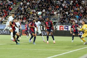 Cagliari pierde cu 0-2 în fața lui Inter.