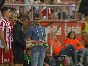 Nu a mai suportat presiunea! Antrenorul a decis să facă două schimbări already din minutul 33, moment în care echipa lui era devansată cu 3-0.