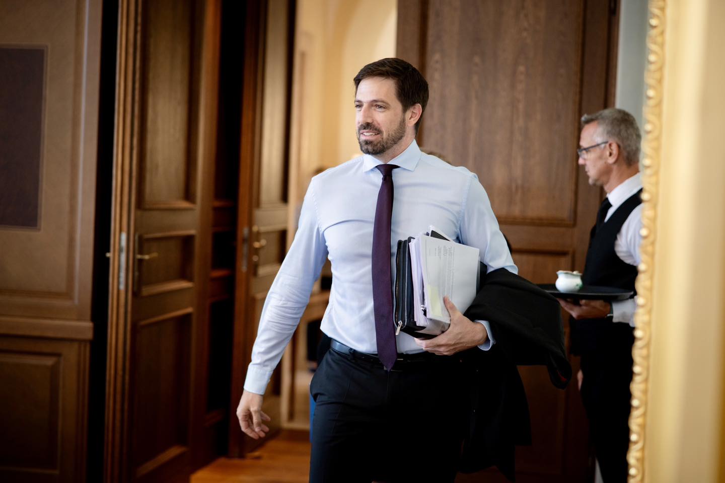 Un oficial ungur menționează Tratatul de la Trianon pentru a justifica invazia Rusiei și susține că Ucraina trebuie să cedeze teritoriu pentru a obține pacea: „Experiența Ungariei demonstrează că pacea poate fi uneori dificilă”