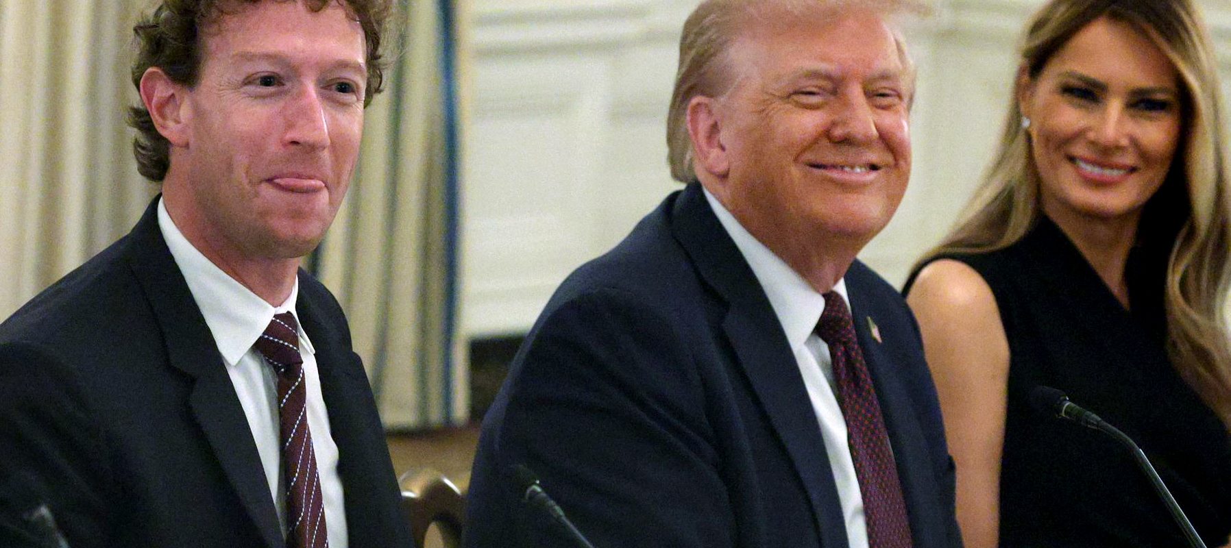 Mark-Zuckerberg-alaturi-de-Donald-Trump-si-Melania-Trump-la-cina-de-la-Casa-Alba-oferita-de-presedin.jpeg