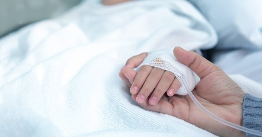 Mărturia mamei unei fetițe care a murit la Spitalul „Sf Maria” din Iași: „Credeam că e cea mai sterilă unitate din spital și am realizat că e cea mai infectă”