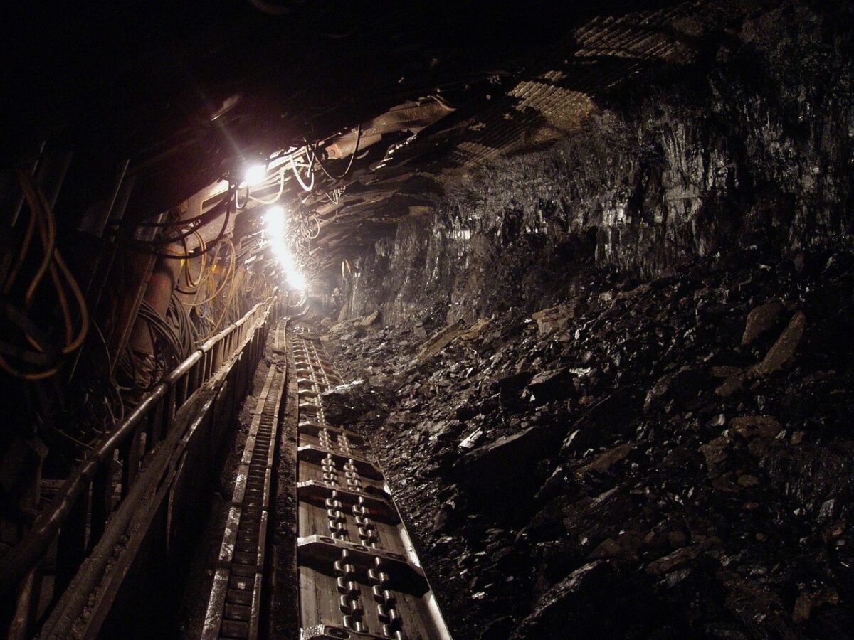 Ministrul Energiei anunță că România are la dispoziție patru luni pentru închiderea minelor și centralelor pe cărbune, și pregătește o prezentare pentru premier și forurile europene despre un studiu privind impactul.