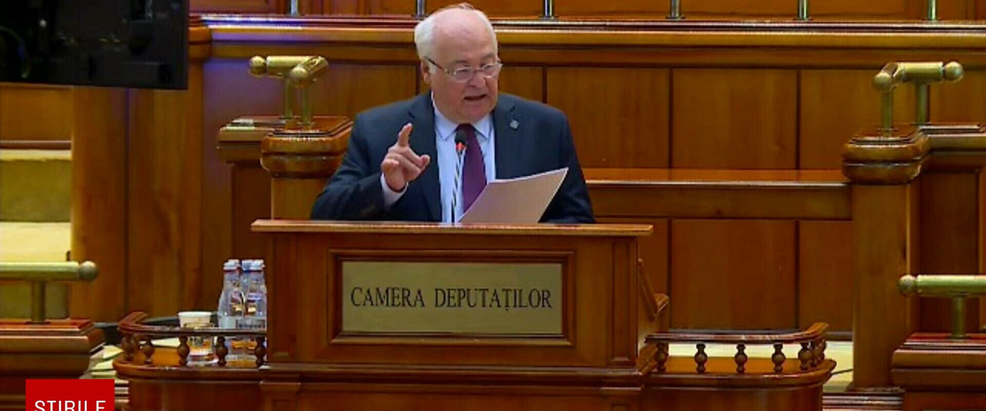 DOCUMENTE. Cele 4 moțiuni de cenzură, prezentate în Parlament. Guvernul, acuzat de ”terorism legislativ fără precedent”