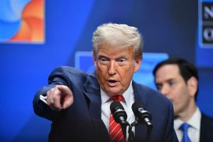 Trump anunță intrarea în Chicago condus de un primar democrat și avertizează asupra trimiterii Gărzii Naționale pentru combaterea criminalității în creștereea noastră”