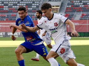 Iată o reformulare a titlului: “Goluri pe bandă: Hermannstadt suferă o înfrângere zdrobitoare în fața Unirii Slobozia, scor 0-2, iar echipa oaspete ajunge pe un loc calificabil în play-off.”