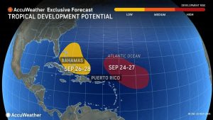 NHC monitorizează două sisteme tropicale